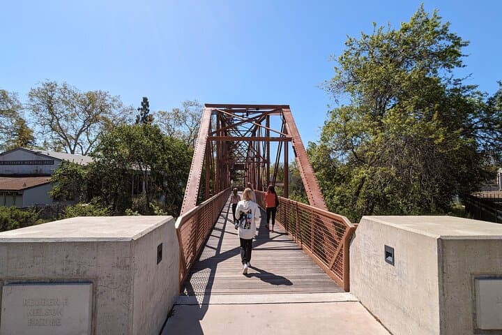 Roseville Scavenger Hunt: Self-Guided Downtown Walking Game photo 6