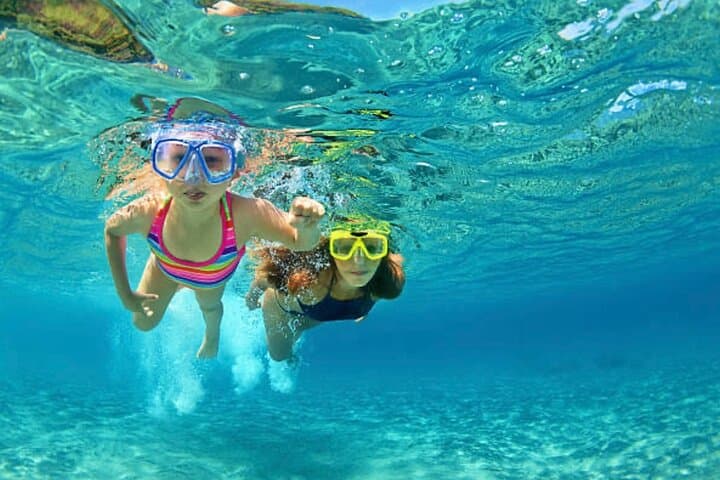 Private Roatán Snorkel, Wildlife Park & West Bay Beach Day