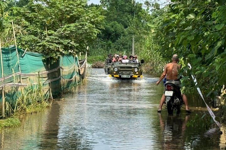 Hanoi Half-Day Jeep Tour: Train Street, West Lake & Countryside Visit photo 6