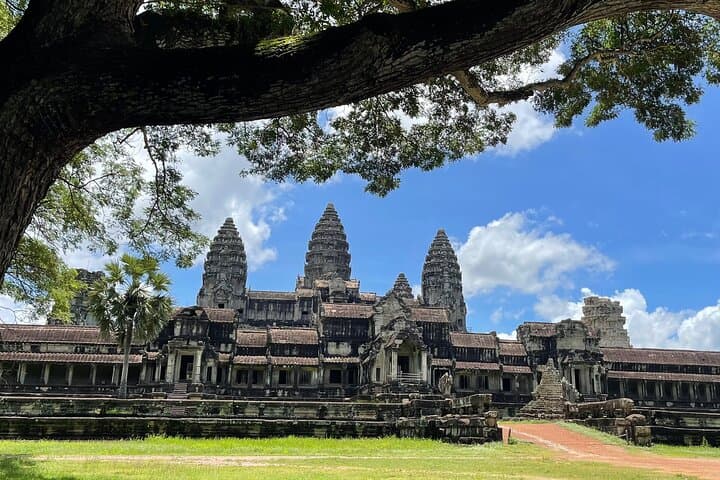 Private 7-Day Journey Through Cambodia: Temples, Tonle Sap & Khmer Heritage