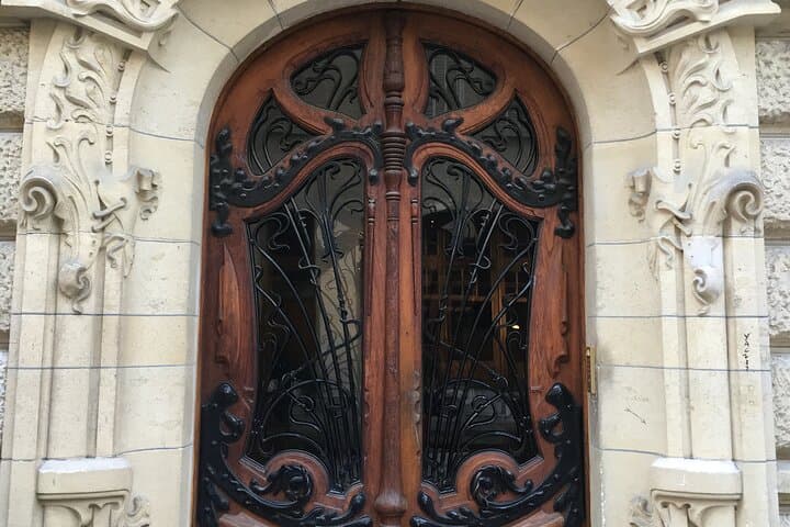 Paris Art Nouveau Private Walking Tour: 2-Hour Guided Exploration photo 5