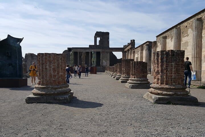 Pompeii Treasure Hunt Team Building: Interactive Corporate Challenge in Ancient Ruins photo 6
