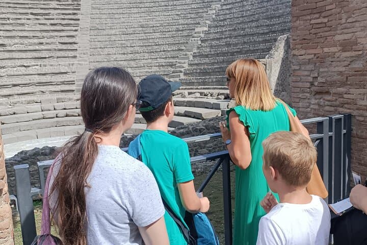 Family Treasure Hunt Through Ancient Pompeii: Interactive Kids Tour photo 2