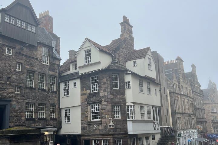 Edinburgh Dark History Walking Tour: Haunted Old Town Ghost Walk photo 6