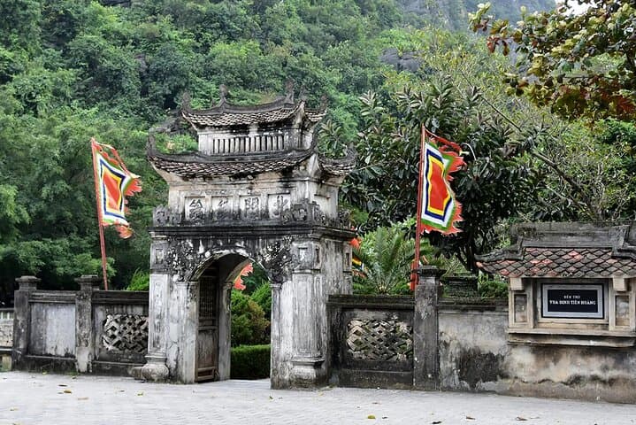 Hoa Lu and Tam Coc Luxury Day Tour: Halong Bay on Land from Hanoi photo 6