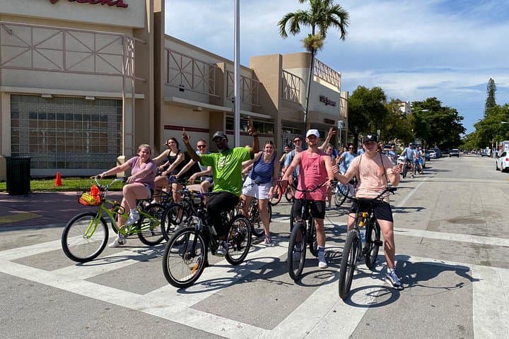 Miami Beach Art Deco Bike Tour: South Beach Highlights & Historic Landmarks photo 1