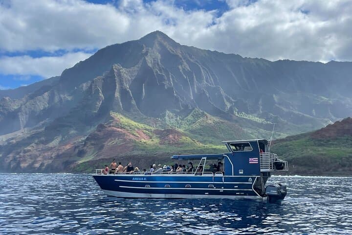 Exploring Kauai’s NaPali Coast: An Immersive 5-Hour Boat Adventure on the Amelia K