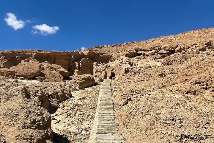 Full-Day Elim Oasis & Split Rock Tour from Tabuk — Biblical Sites & Desert Landscapes photo 3