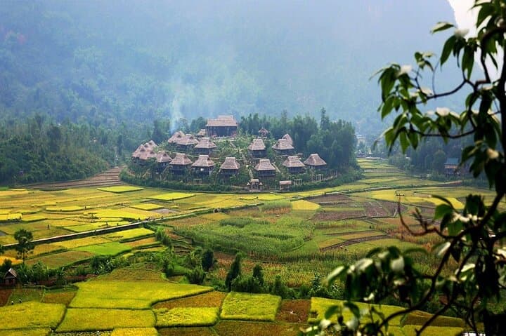 Mai Chau 2-Day Classic: Cycling, Homestays & Rice-Paddy Treks from Hanoi