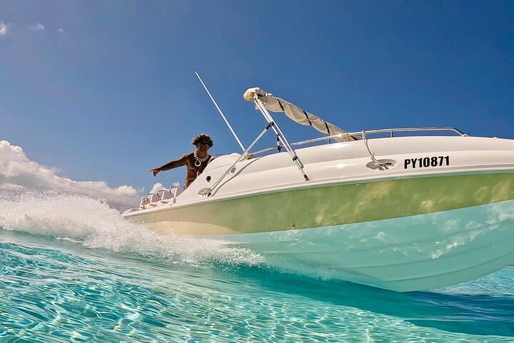 Bora Bora Lagoon: Jet-Boat Snorkel & Motu Barbecue