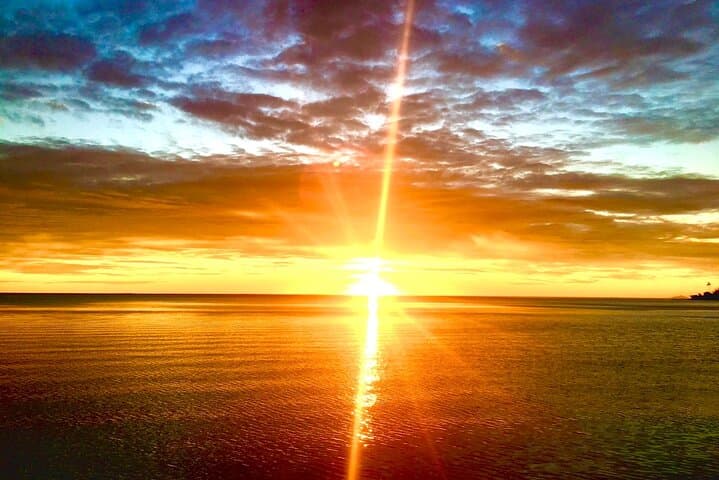 Private Sunset Jet-Boat Tour in Bora Bora: Lagoon Sunset & Champagne Cruise