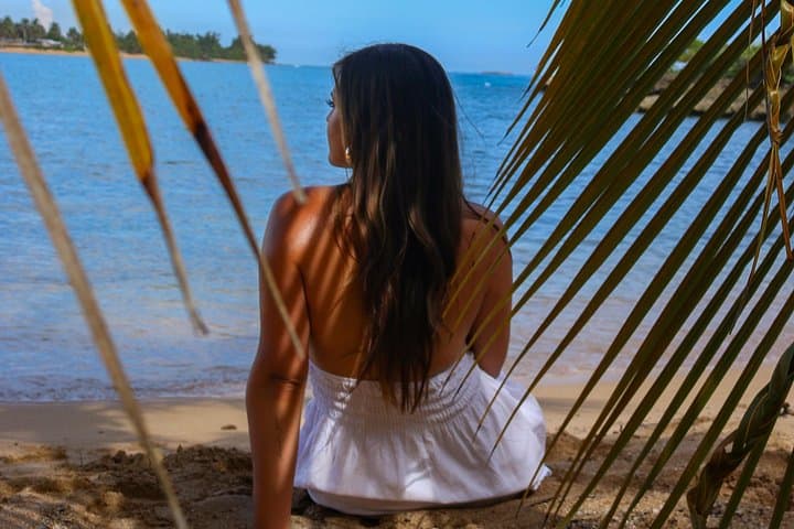 Private Piñones Beach Photoshoot in Puerto Rico — Secluded Shore Portraits