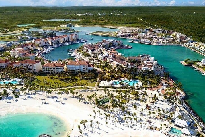 Punta Cana Helicopter Tour Over Cap Cana and Bávaro Beaches photo 2