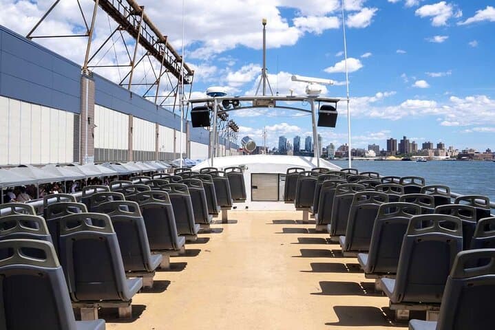 Discover the Magic of NYC's Fall Foliage Cruise photo 5