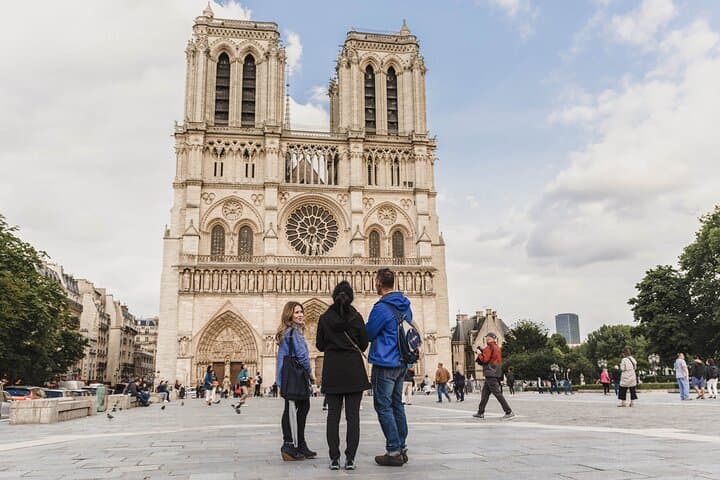 Private Paris in a Day: Montmartre, Louvre & Trocadéro Views photo 3