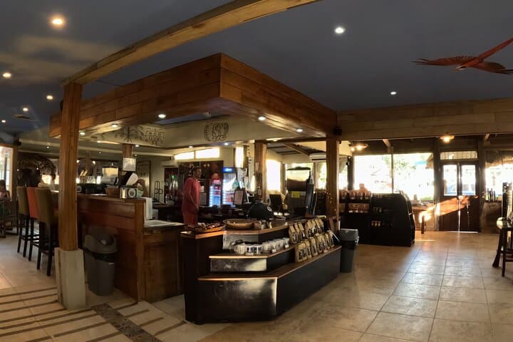 Customizable Roatan City Tour: West Bay Beach, Rum Cake & Chocolate Factory photo 4