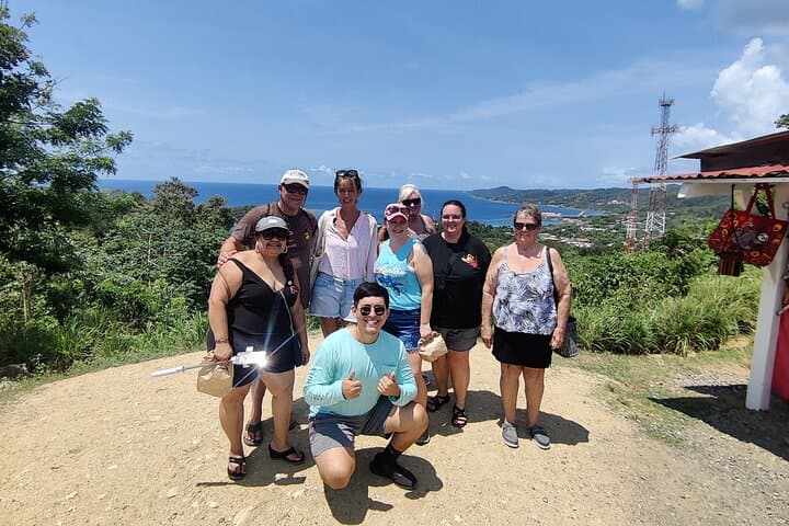 Customizable Roatan City Tour: West Bay Beach, Rum Cake & Chocolate Factory photo 2