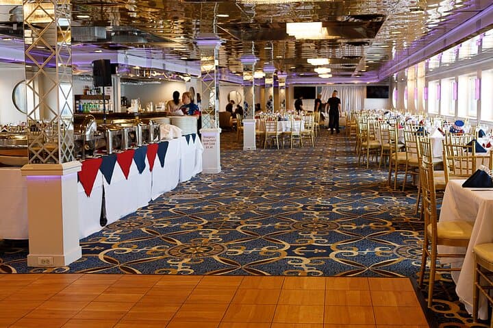 Horizon's Edge NYC New Year's Eve Family Cruise: Fireworks, Dinner & DJ photo 4