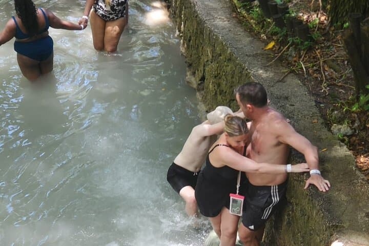 Aqua Explorer Ocho Rios: Dunn's River, Blue Hole & Bamboo Rafting photo 6