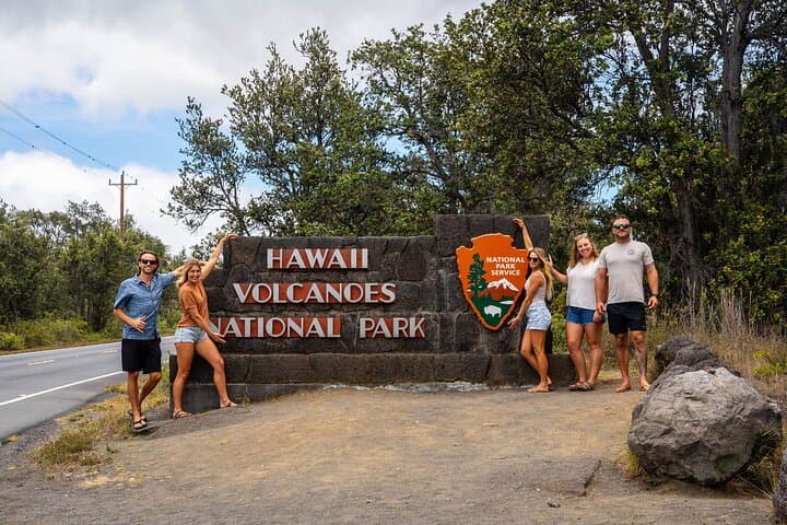 Big Island Private Tour: Waipio Valley, Volcanoes & Waterfalls photo 2