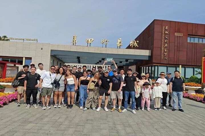 Mutianyu Great Wall Return Bus: Full-Day Hike from Beijing
