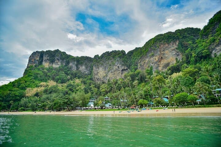 Private Longtail to Koh Rok from Koh Lanta — Snorkel, Beach Lunch & Transfers photo 4