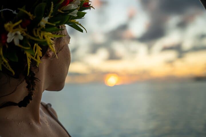 Moorea Sunset Boat Trip: Evening Cruise, Snorkel & Cocktail photo 4