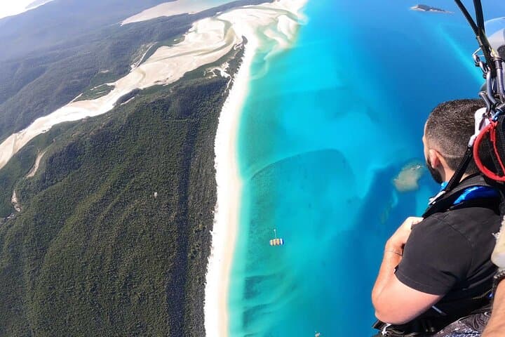 15,000ft Tandem Skydive Over the Whitsunday Islands — Airlie Beach Scenic Jump photo 1