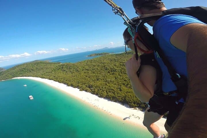 15,000ft Tandem Skydive Over the Whitsunday Islands — Airlie Beach Scenic Jump photo 3