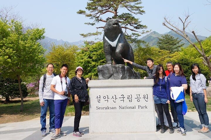 Seoraksan-Private-Tour-Cable-Car-Gwongeumseong-Views