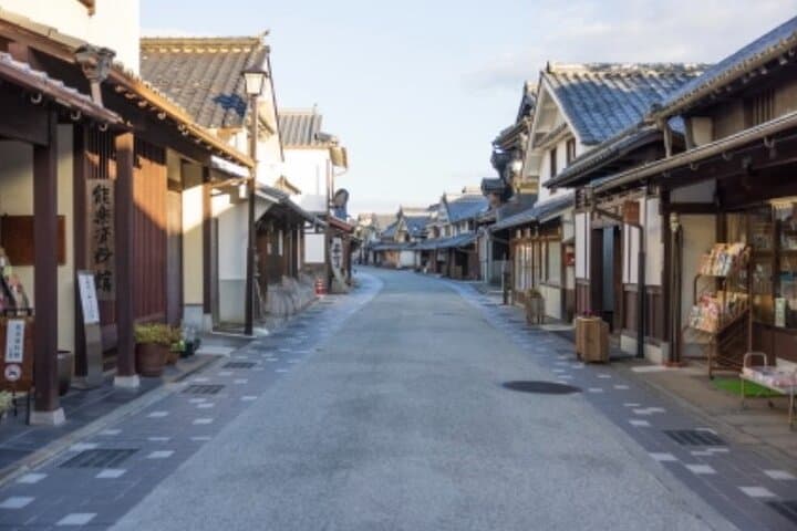 strawberry-picking-and-samurai-streets-tamba-sasayama-day-tour photo 6