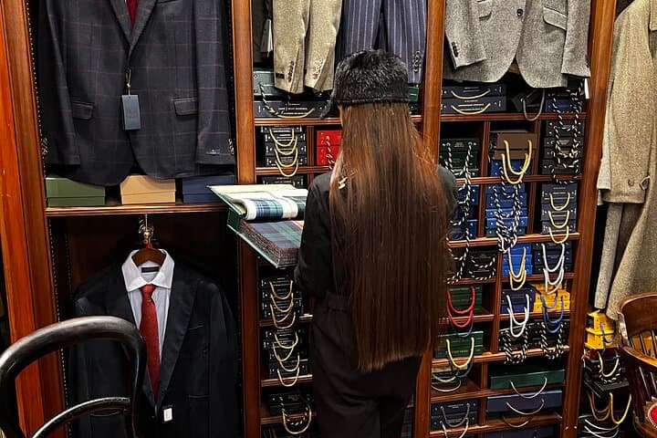 Edinburgh Personal Shopping Experience with a Local Fashionista