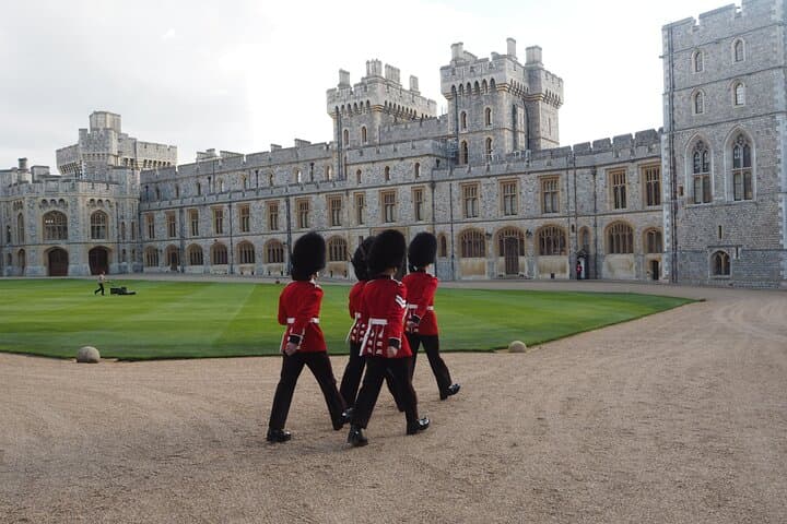 Private Chauffeured Windsor Castle Day Trip from London
