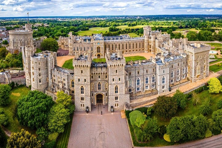 Private Chauffeured Windsor Castle Day Trip from London photo 2