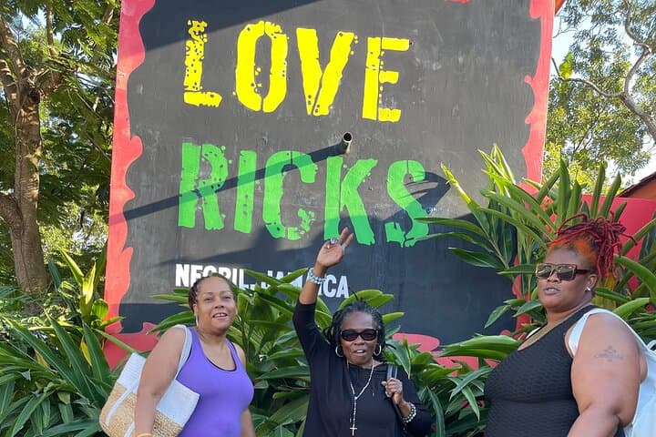Rick's Cafe Sunset & Cliff-Jumping Private Tour from Montego Bay photo 4