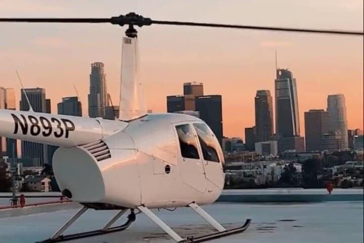 Romantic Downtown Los Angeles Helicopter Landing Tour photo 5