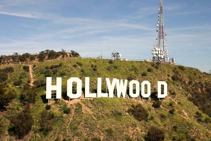Romantic Downtown Los Angeles Helicopter Landing Tour photo 2
