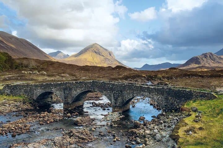 Isle of Skye Day Tour from Fort William: Kilt Rock, Trotternish Ridge & Coastal Views photo 5