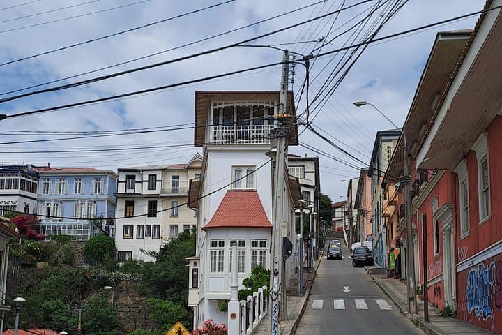 Santiago to Valparaíso & Viña del Mar: Half-Day Port Transfer with Wine Tasting photo 1