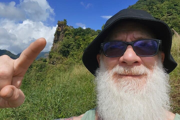 Gorilla Rock Hike: Chauncey Viewpoint Trek in St. Vincent photo 2