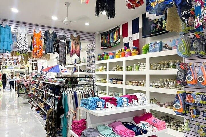 Punta Cana Souvenir Shopping Tour: Artisans, Rum and Local Crafts