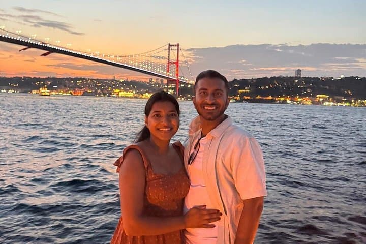Sunset Yacht Cruise on the Bosphorus: Luxury Evening Tour in Istanbul photo 4