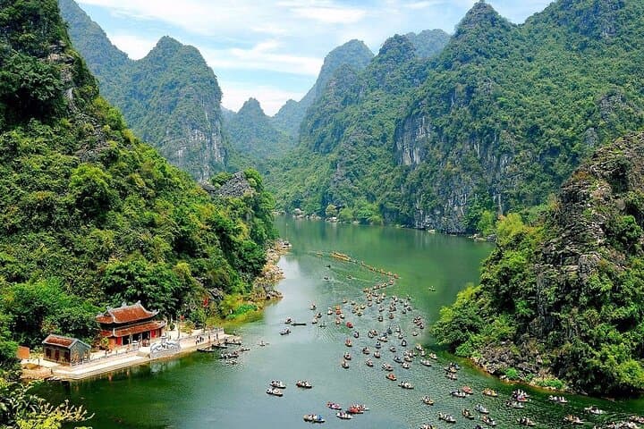 Ninh Binh Full-Day: Hoa Lu & Tam Coc Boat Ride from Hanoi