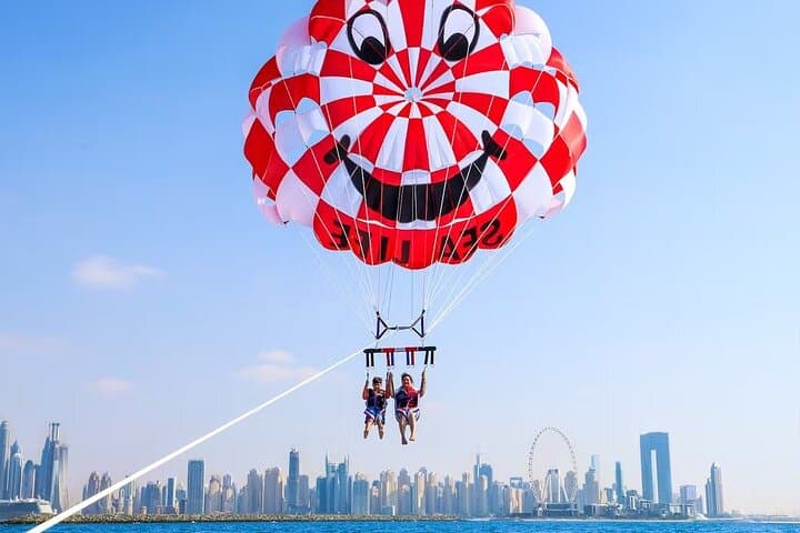 Parasailing in Dubai: Skyline Views & Boat Ride Experience
