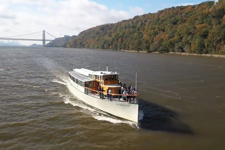 Hudson River Fall Foliage Cruise from Chelsea Piers with Lunch photo 6