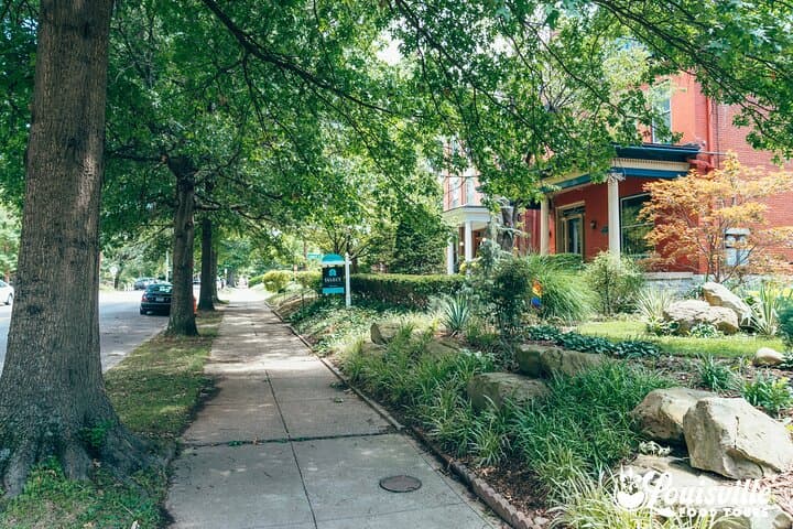 Pride Plates: Louisville Queer History Food Tour in The Highlands photo 4