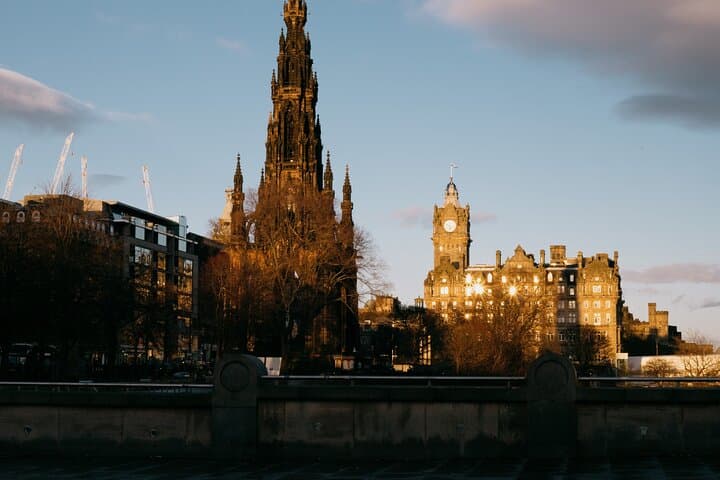 Edinburgh Scavenger Hunt: Self-Guided Highlights Walking Tour photo 2