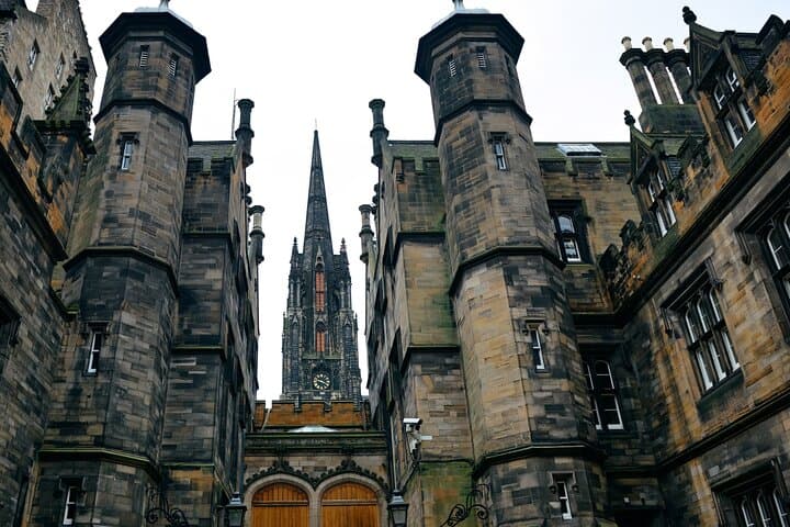 Edinburgh Scavenger Hunt: Self-Guided Highlights Walking Tour photo 3