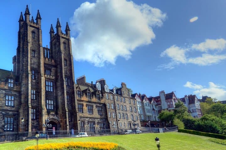Edinburgh Scavenger Hunt: Self-Guided Highlights Walking Tour photo 4