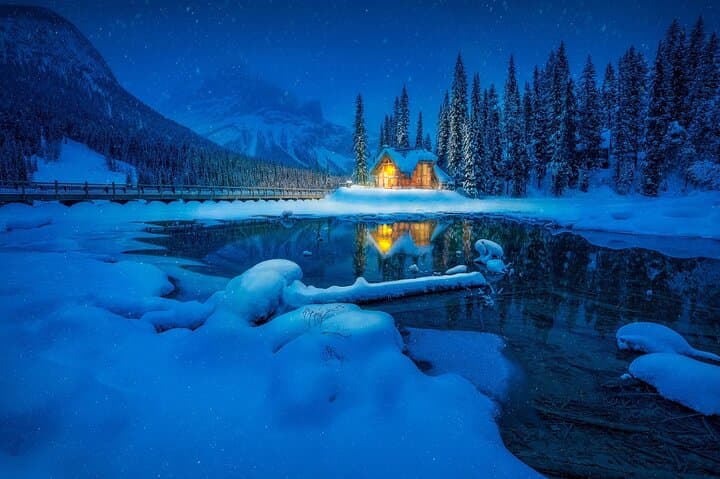 Full-Day Rockies Tour: Lake Louise, Johnston Canyon, Emerald & Peyto Lake photo 6